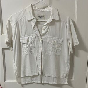 Abercrombie & Fitch White Short-Sleeve Button-Down Shirt with Chest Pockets